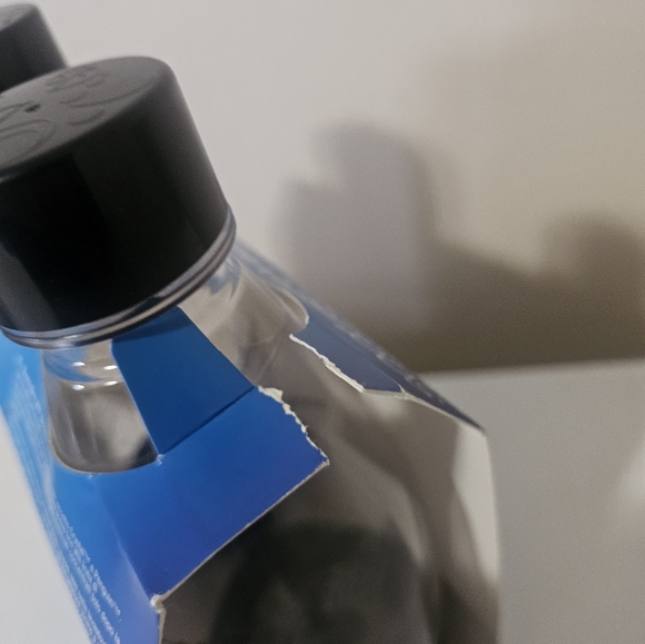 SodaStream 16.9 Oz / 0.5 Liter White Carbonating Bottles 2-Pack NEW - Picture 5 of 5